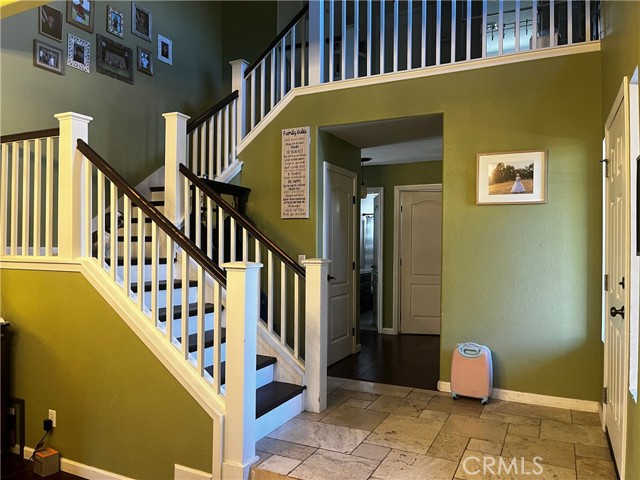 Detail Gallery Image 8 of 10 For 147 via Camelia, Paso Robles,  CA 93446 - 4 Beds | 3 Baths