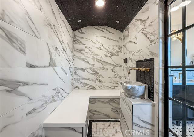 3301 Blue Ridge Court, Thousand Oaks CA: https://media.crmls.org/medias/dff03ae8-b8a6-4777-ab47-0eb176ac621b.jpg