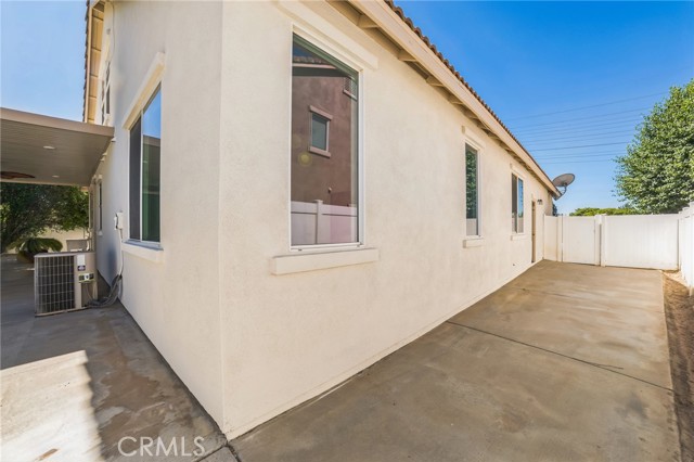 1172 Cedar Hollow Road, Beaumont CA: https://media.crmls.org/medias/dff04ff0-c89b-45a1-ae07-7fa3509f091e.jpg