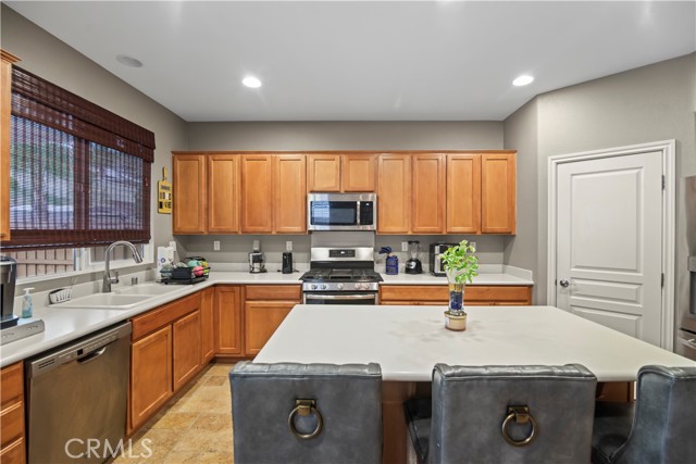 Detail Gallery Image 11 of 29 For 34274 Deergrass Way, Lake Elsinore,  CA 92532 - 3 Beds | 2/1 Baths