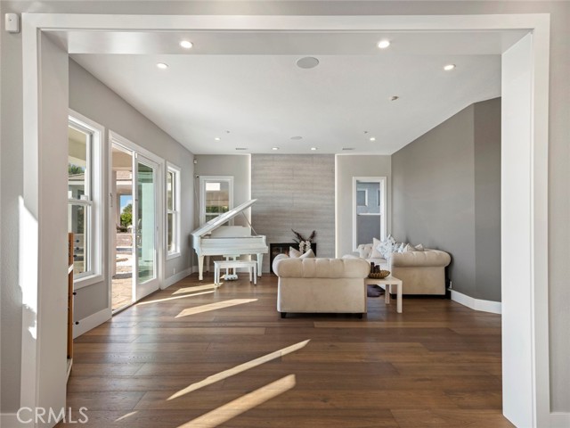 Detail Gallery Image 7 of 49 For 3111 Gardenia, Yorba Linda,  CA 92886 - 6 Beds | 7/1 Baths