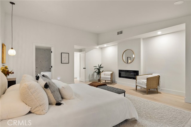 Detail Gallery Image 26 of 37 For 6009 Neddy Ave, Woodland Hills,  CA 91367 - 5 Beds | 3 Baths