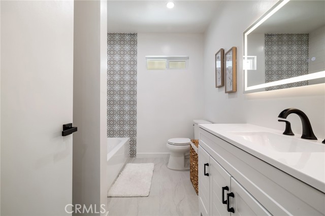10217 Lemona Avenue, Mission Hills (San Fernando) CA: https://media.crmls.org/medias/dff19026-0542-4b5e-a1d5-eafcdb23751b.jpg