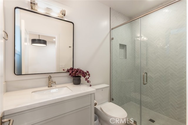 Detail Gallery Image 25 of 31 For 931 Duncan Ave, Manhattan Beach,  CA 90266 - 6 Beds | 5/2 Baths