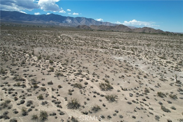 769 Meridian Road, Lucerne Valley CA: https://media.crmls.org/medias/dff1a722-c462-4bf6-a398-579bc90ae289.jpg