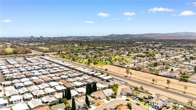 14942 Dahlquist Road, Irvine CA: https://media.crmls.org/medias/dff1c173-ddda-489a-a7ee-52209af4110e.jpg