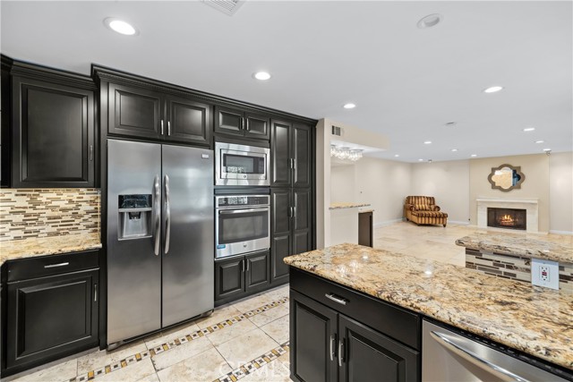 Detail Gallery Image 10 of 35 For 16513 Moorpark St, Encino,  CA 91436 - 5 Beds | 5/1 Baths