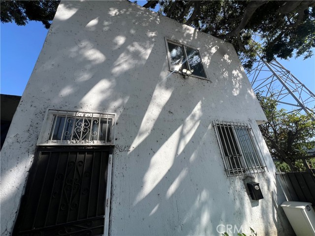 9612 1/2 S Central Avenue, Los Angeles CA: https://media.crmls.org/medias/dff370a9-dc68-40e0-851d-e462beeded6d.jpg