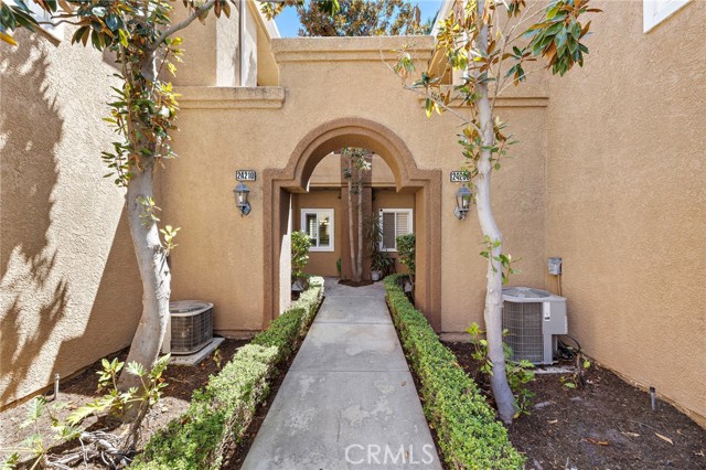 24210 Jasper Lake Lane, Lake Forest CA: https://media.crmls.org/medias/dff3a649-c3e7-4dc2-a2c6-5bd254b4ff36.jpg