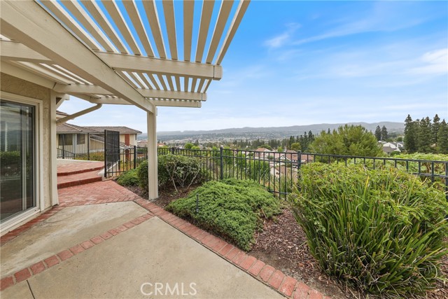 614 S Pathfinder Trail, Anaheim Hills CA: https://media.crmls.org/medias/dff49766-864e-4c75-9e56-638f33f182ab.jpg