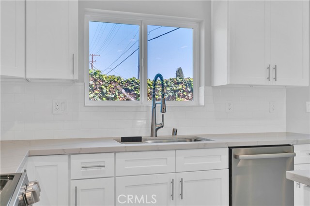 Detail Gallery Image 30 of 56 For 4622 Dunrobin Ave, Lakewood,  CA 90713 - 6 Beds | 4 Baths