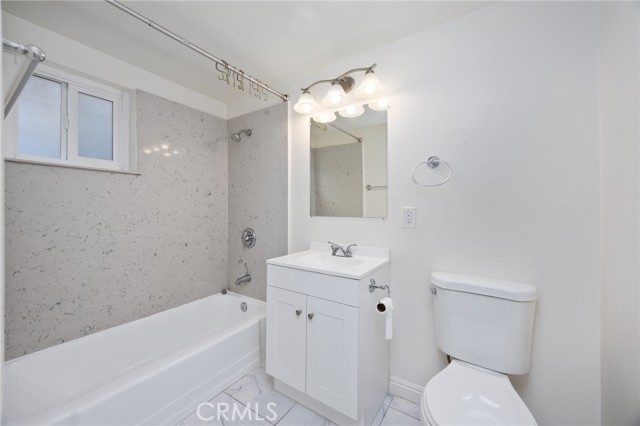 181 E Alegria Avenue, Sierra Madre CA: https://media.crmls.org/medias/dff66ec8-ce29-4853-939e-087fa21db1ee.jpg