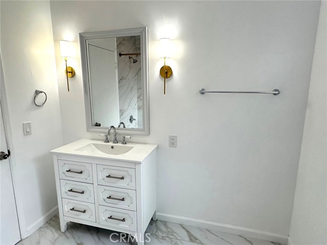 Detail Gallery Image 27 of 31 For 16817 San Fernando Mission, Granada Hills,  CA 91344 - 3 Beds | 2 Baths