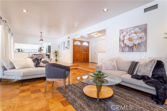 Detail Gallery Image 9 of 35 For 18157 Donmetz St, Porter Ranch,  CA 91326 - 3 Beds | 2 Baths