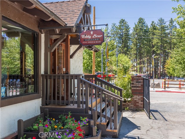 652 Pine Knot, Big Bear Lake CA: https://media.crmls.org/medias/dff78987-9d25-4140-ada6-cc4e76e2461d.jpg