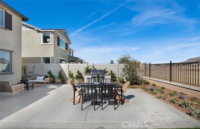 Detail Gallery Image 2 of 21 For 871 Nobble St, Perris,  CA 92571 - 5 Beds | 3/1 Baths