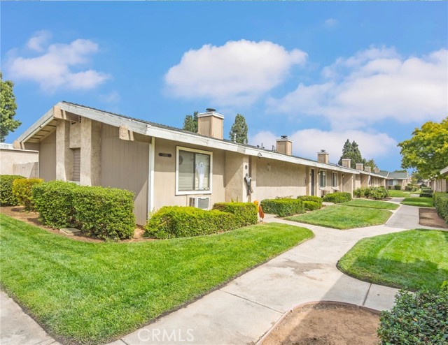 23925 Eucalyptus, Moreno Valley CA: https://media.crmls.org/medias/dff85b30-25c8-44de-a202-5f87adf3a73d.jpg