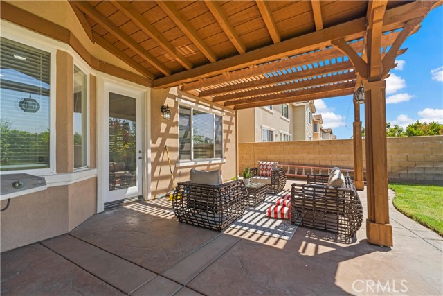 1512 E Nocta Privado, Ontario CA: https://media.crmls.org/medias/dff8de47-1495-4247-b71d-68dfcc0fedaf.jpg