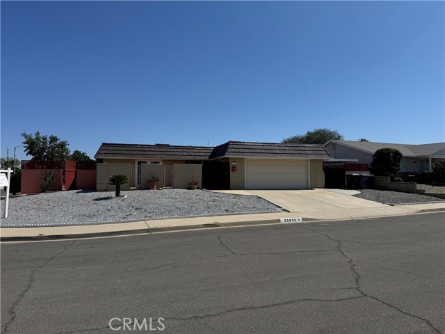 Detail Gallery Image 1 of 22 For 25925 Roanoke Rd, Menifee,  CA 92586 - 3 Beds | 2 Baths
