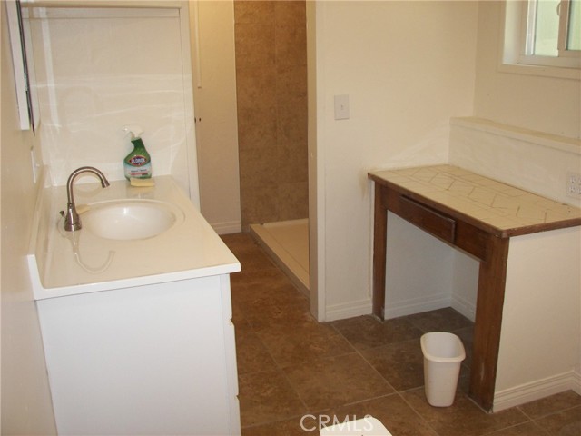 24798 Bernard Drive, Crestline CA: https://media.crmls.org/medias/dff99584-e0fd-4920-864a-3adce90996c6.jpg