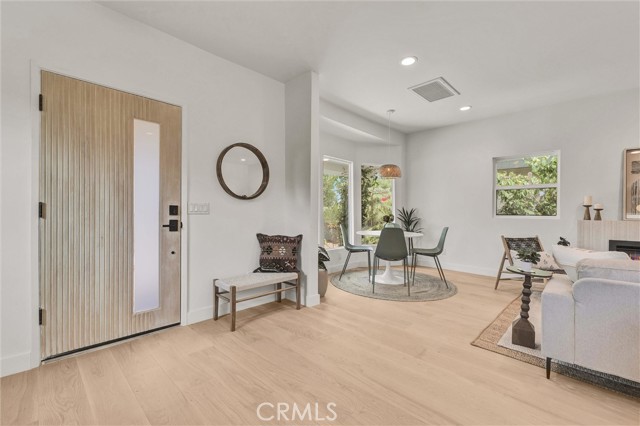 Detail Gallery Image 6 of 37 For 808 S Los Robles Ave, Pasadena,  CA 91106 - 3 Beds | 3 Baths