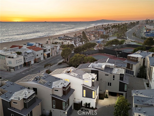 Detail Gallery Image 42 of 43 For 5512 Seashore, Newport Beach,  CA 92663 - 3 Beds | 3 Baths