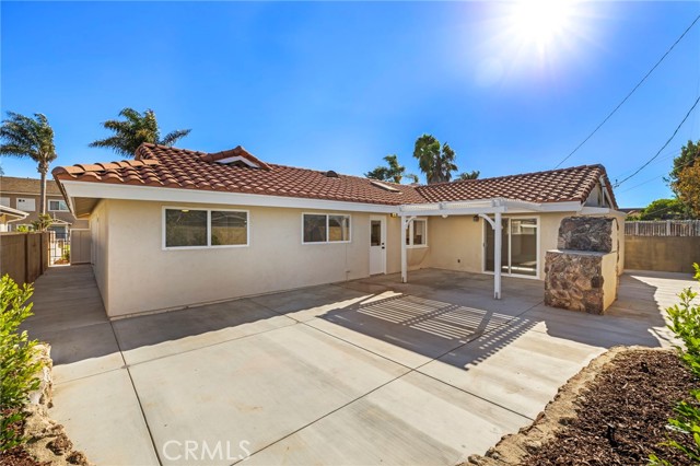 9351 Leilani Dr, Huntington Beach CA: https://media.crmls.org/medias/dffb28c3-b641-433c-8b1d-29c6cf40f3b0.jpg