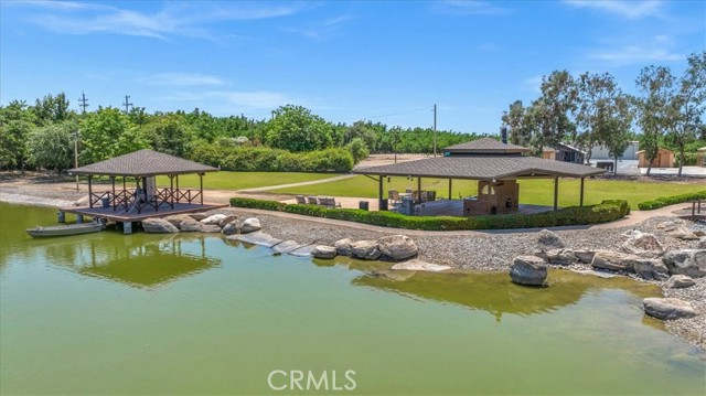 13715 E Nebraska Avenue, Kingsburg CA: https://media.crmls.org/medias/dffb5f0b-79e0-4a83-aa1f-d56e345b4c66.jpg
