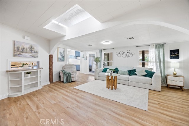 1049 2nd Street, Norco CA: https://media.crmls.org/medias/dffba407-da55-4cbf-8985-014e84e79b77.jpg