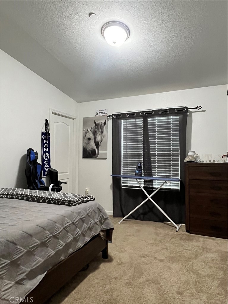 https://media.crmls.org/medias/dffbeab8-bd6e-400f-876a-ff327b1da5d8.jpg?preset=X-Large