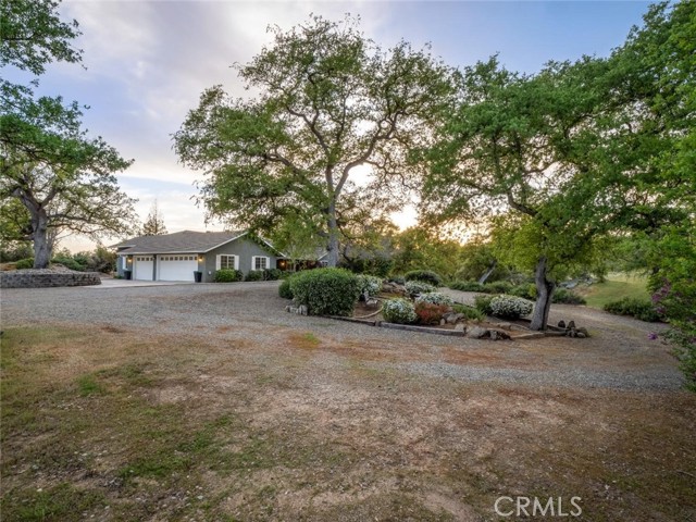 41797 River Knolls Way, Coarsegold CA: https://media.crmls.org/medias/dffc1a98-6a57-4ad0-918b-c50dfee1dafd.jpg