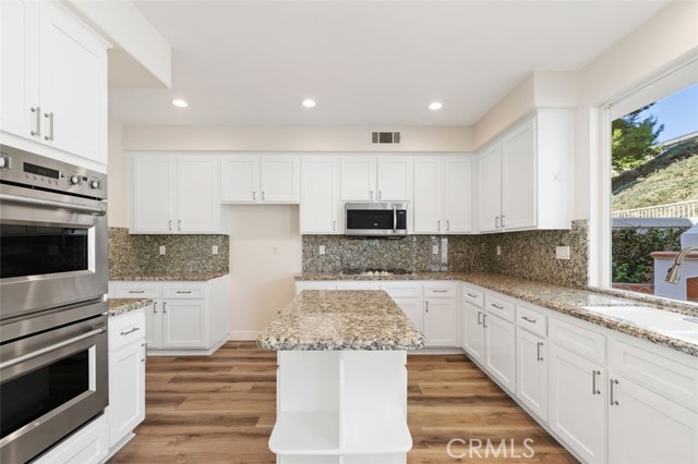 Detail Gallery Image 9 of 39 For 10 Lyon Ridge, Aliso Viejo,  CA 92656 - 5 Beds | 3 Baths