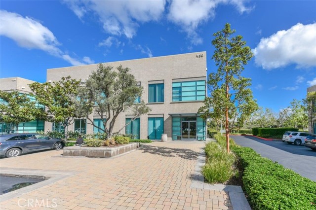 950 Roosevelt, Irvine CA: https://media.crmls.org/medias/dffca605-9590-46bb-bcf8-b6baf110eeee.jpg