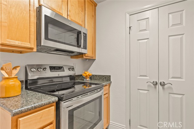 Detail Gallery Image 13 of 34 For 2550 San Gabriel Way #202,  Corona,  CA 92882 - 2 Beds | 2 Baths