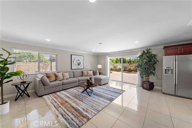16086 Sweetleaf Street, Fountain Valley CA: https://media.crmls.org/medias/dffcd8d2-d16f-43cb-a9f7-946179f6197a.jpg