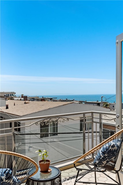225 Rosecrans Place, Manhattan Beach, California 90266, 3 Bedrooms Bedrooms, ,3 BathroomsBathrooms,Residential,Sold,Rosecrans,SB23067054
