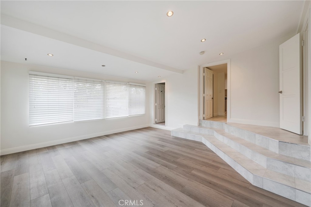 MLS #OC25244856 image #19