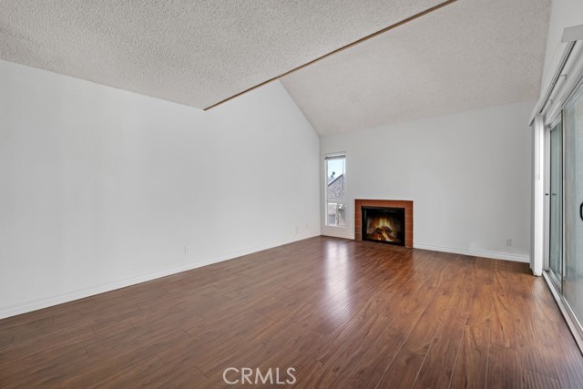 20155 Keswick Street, Winnetka CA: https://media.crmls.org/medias/dfff05cc-388e-4bc7-951e-f198dea8c9b6.jpg