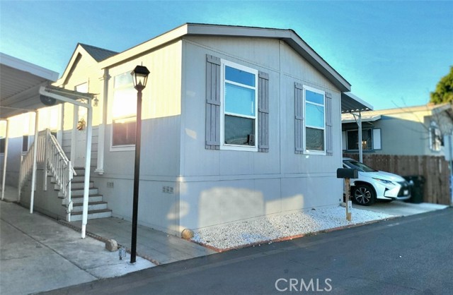 Detail Gallery Image 1 of 1 For 20652 Lassen #124,  Chatsworth,  CA 91311 - 3 Beds | 2 Baths