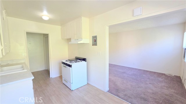 Detail Gallery Image 6 of 15 For 252 S 1st Street #C,  Upland,  CA 91786 - 1 Beds | 1 Baths