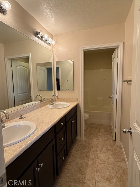 Detail Gallery Image 10 of 16 For 7435 Silver Saddle Ct., Corona,  CA 92880 - 4 Beds | 3/1 Baths