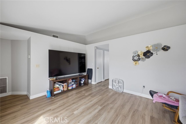 Detail Gallery Image 4 of 54 For 301 Oleander, San Jacinto,  CA 92582 - 4 Beds | 3 Baths