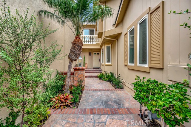 Detail Gallery Image 2 of 52 For 6131 Eaglecrest Dr, Huntington Beach,  CA 92648 - 3 Beds | 2/1 Baths