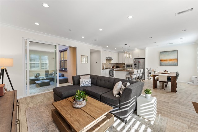 Detail Gallery Image 7 of 42 For 123 Mighty Oak, Irvine,  CA 92602 - 2 Beds | 2/1 Baths