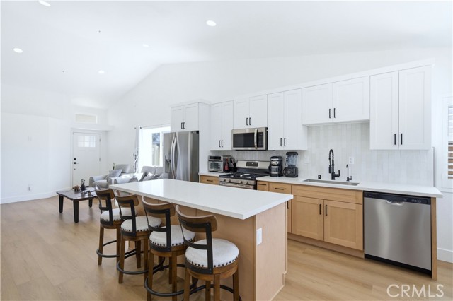 Detail Gallery Image 7 of 44 For 7652 Plumaria, Fontana,  CA 92336 - 3 Beds | 2 Baths