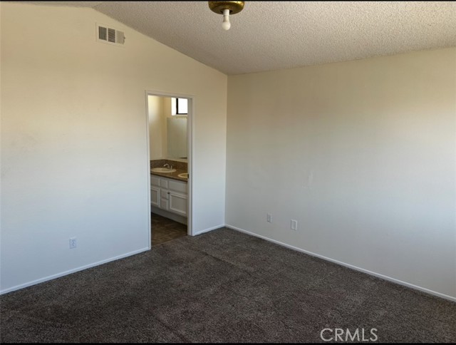 13675 Riverstone Drive, Victorville CA: https://media.crmls.org/medias/e00212b3-907e-4951-93ca-4a5be556843a.jpg