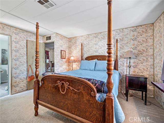 19976 Cornelian, Apple Valley CA: https://media.crmls.org/medias/e0021955-c3d0-4476-8ad2-eae140fee12d.jpg