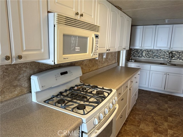 Detail Gallery Image 7 of 41 For 573 3rd St, Willows,  CA 95988 - 2 Beds | 2 Baths