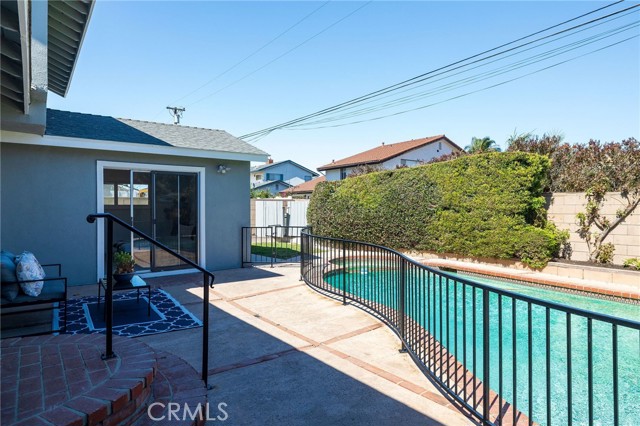 23532 Carlow Road, Torrance CA: https://media.crmls.org/medias/e00297ee-621e-4bfc-93e9-435deaf61c9e.jpg