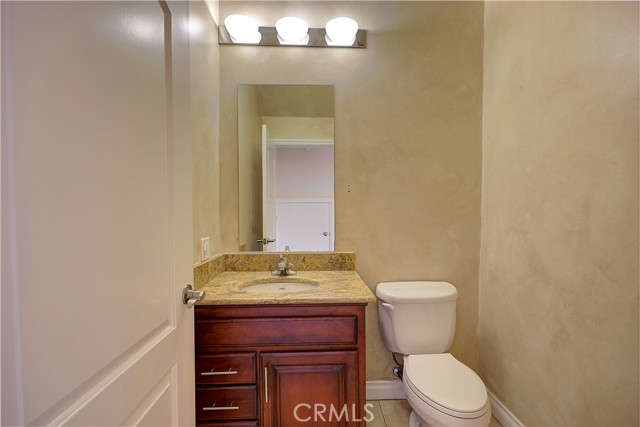 Detail Gallery Image 6 of 19 For 5234 Vantage #105,  Valley Village,  CA 91607 - 2 Beds | 3 Baths